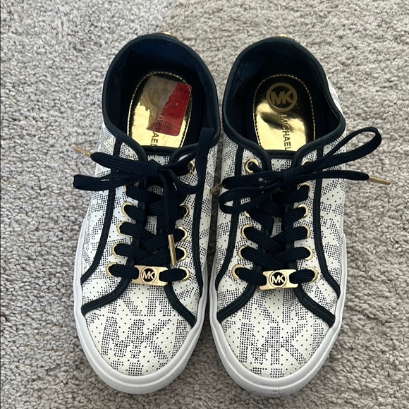 Michael Kors Shoes - Michael Kors Signature City Women’s Sneakers White and Navy Size 7